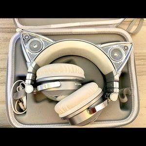 Brookstone Wired Cat Ear Headphones Lighted Purple